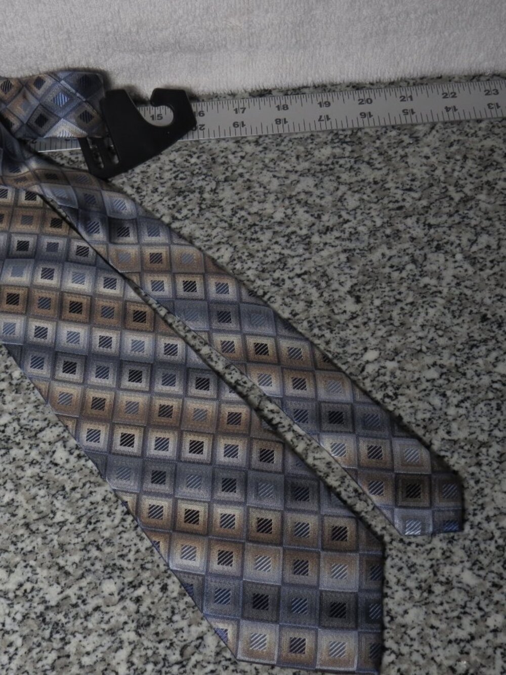 NEW WITH TAG Bocara  Necktie  100% Silk Hand Made